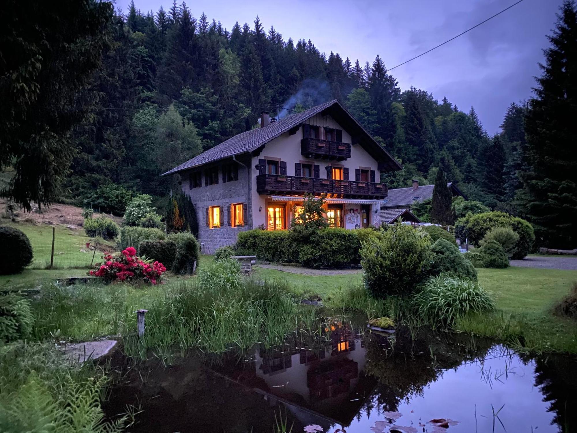 Chambres D'Hotes Des Cascades St-Nicolas Kruth Экстерьер фото