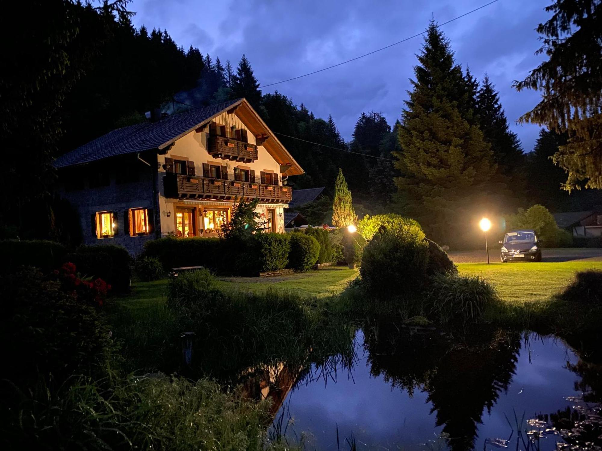 Chambres D'Hotes Des Cascades St-Nicolas Kruth Экстерьер фото